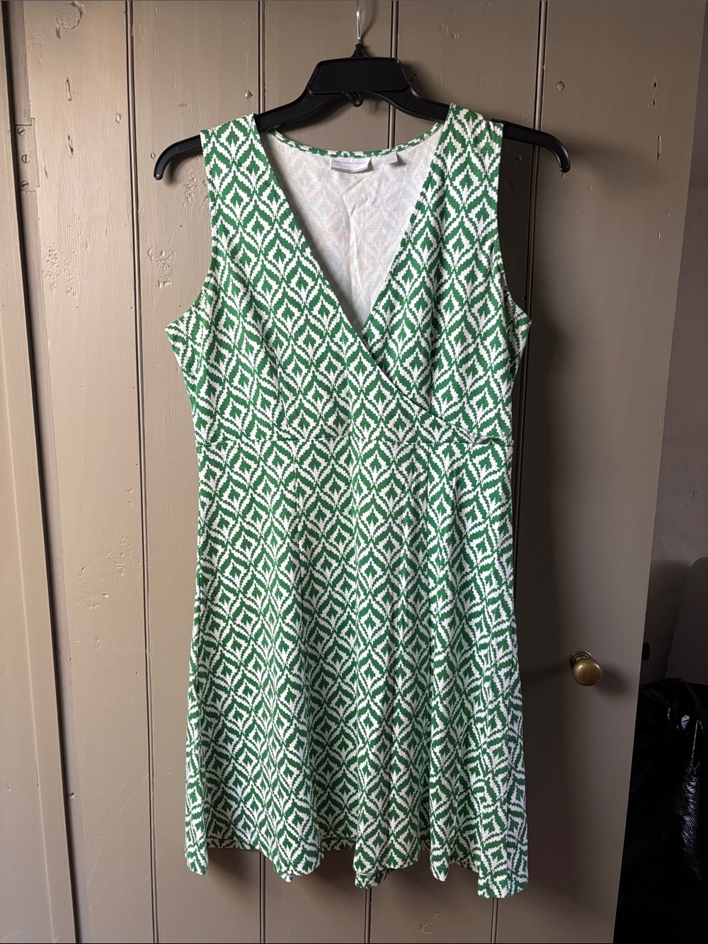 Green Patterned V-Neck Sleeveless Dress